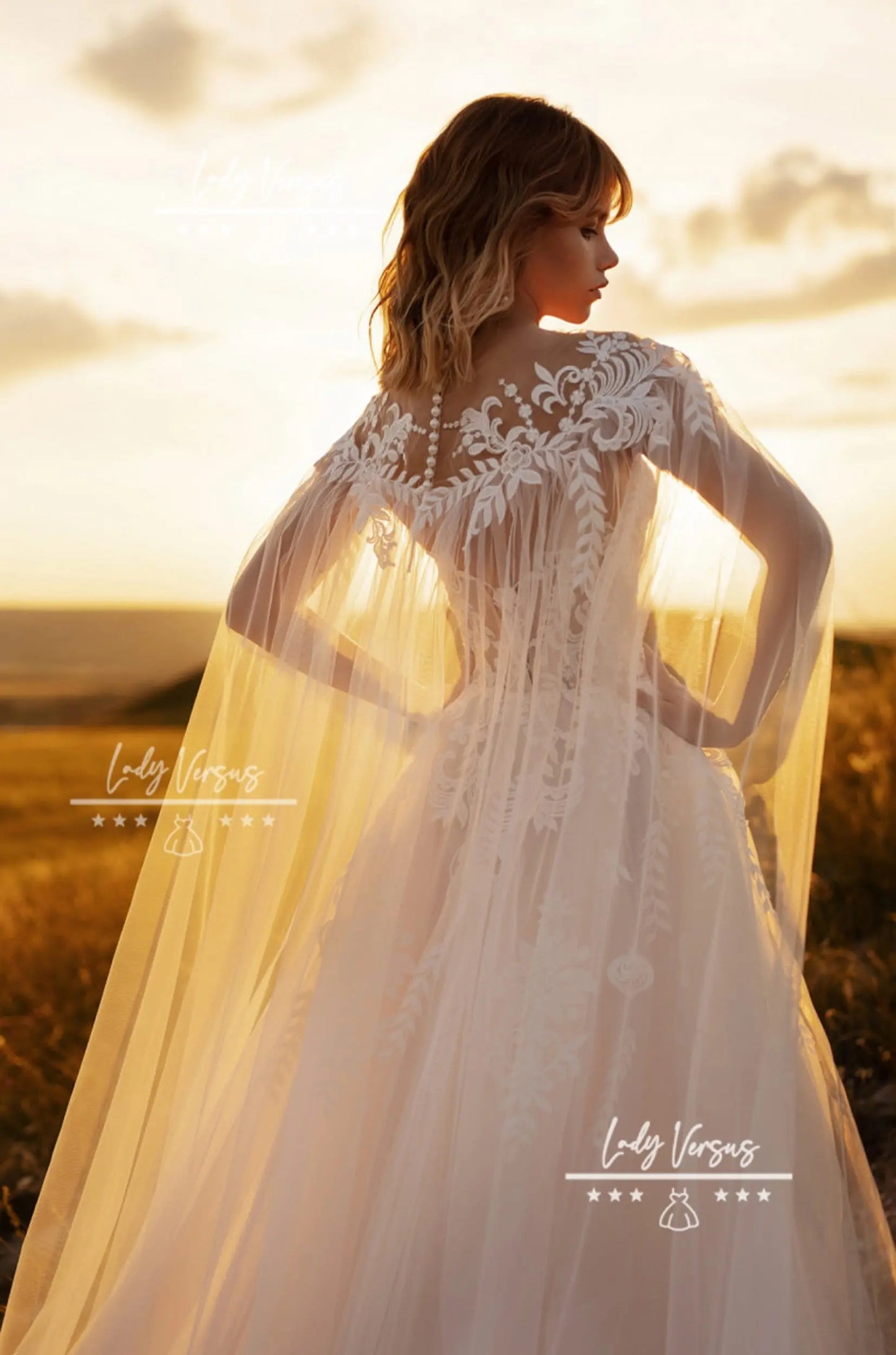 Boho Wedding Dress/ Bohemian Wedding Dress/ Beach Wedding Dress / Elegant  Lace bohemian wedding dress with Cape
