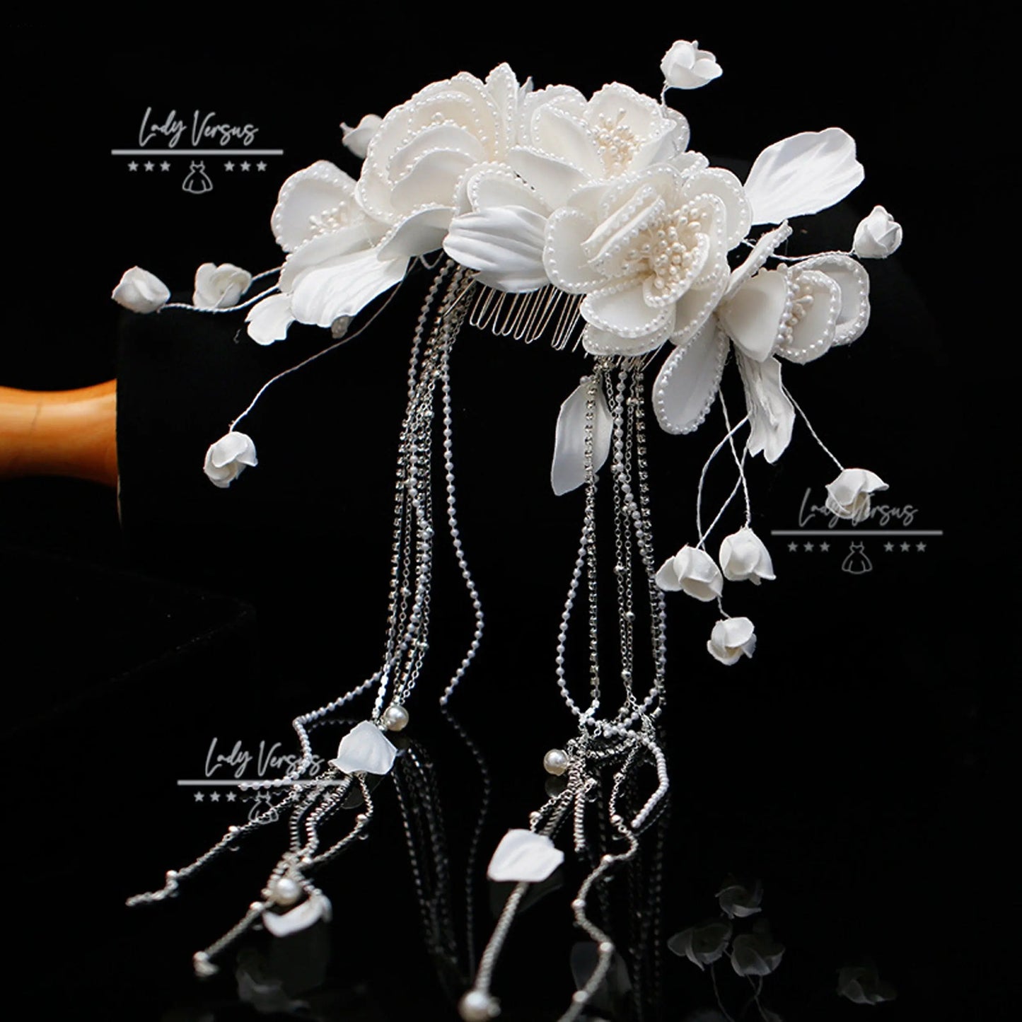 Stunning  off white flower beads Headpiece, Bride Tiara, Pearl Headband, Bride Tiara, Wedding Tiara, Photoshoot  hair accessories