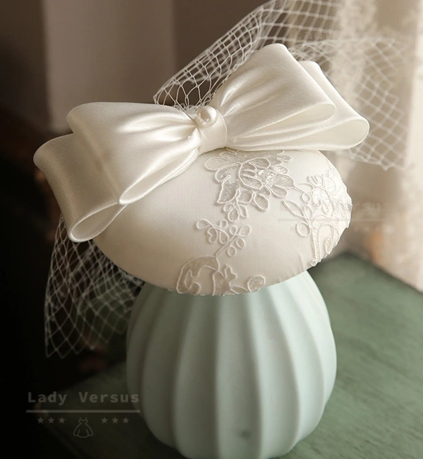 White/ivory Wedding Fascinator/ Baptism girls hat /christening Fascinator/ races Fascinator/ Wedding  veil/ wedding hat / bohemian headpiece