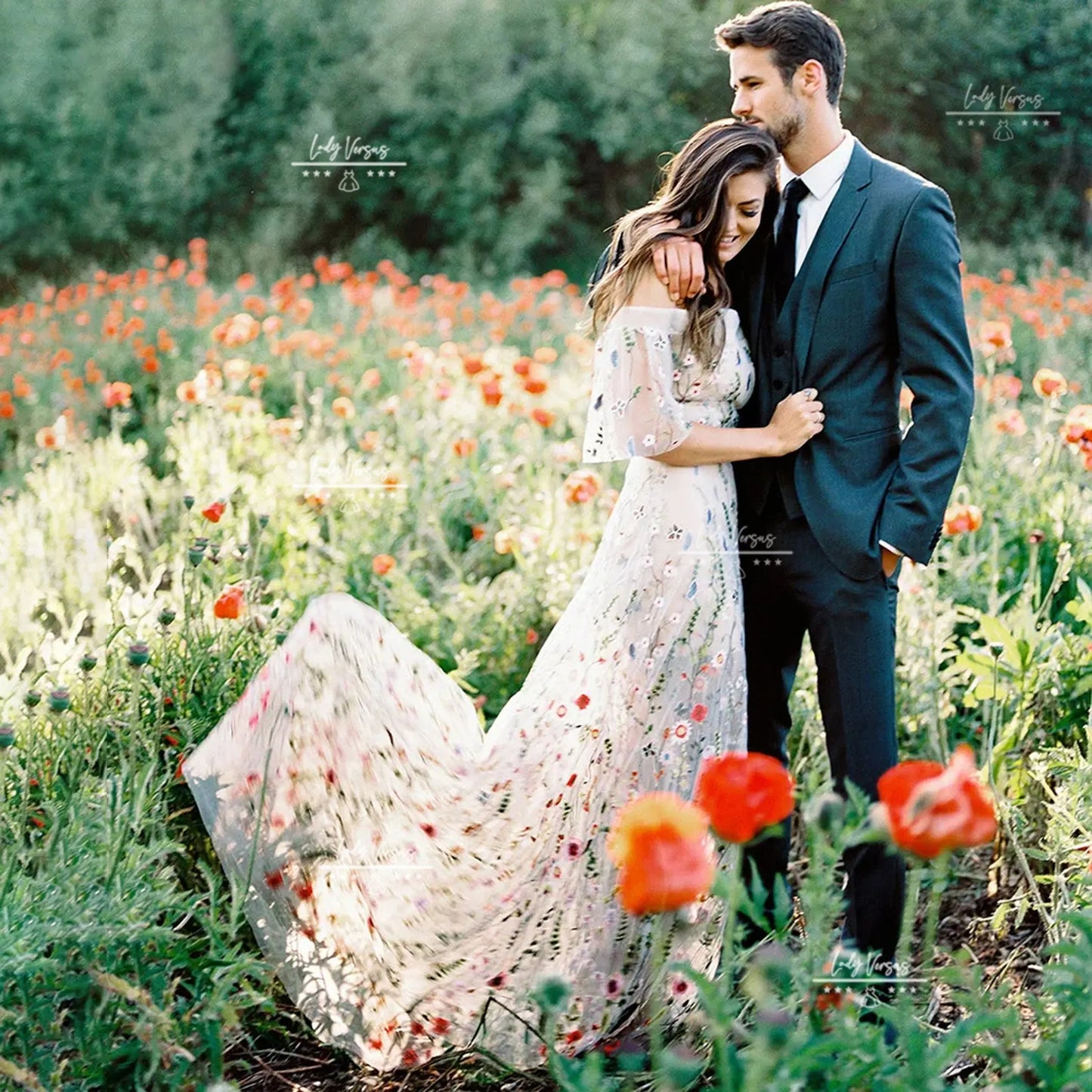 Beautiful 3d flower Bohemian elegant Lace Wedding  Dress /Beach wedding dress /bridal gown/ bohemian lace dress/detachable sleeves