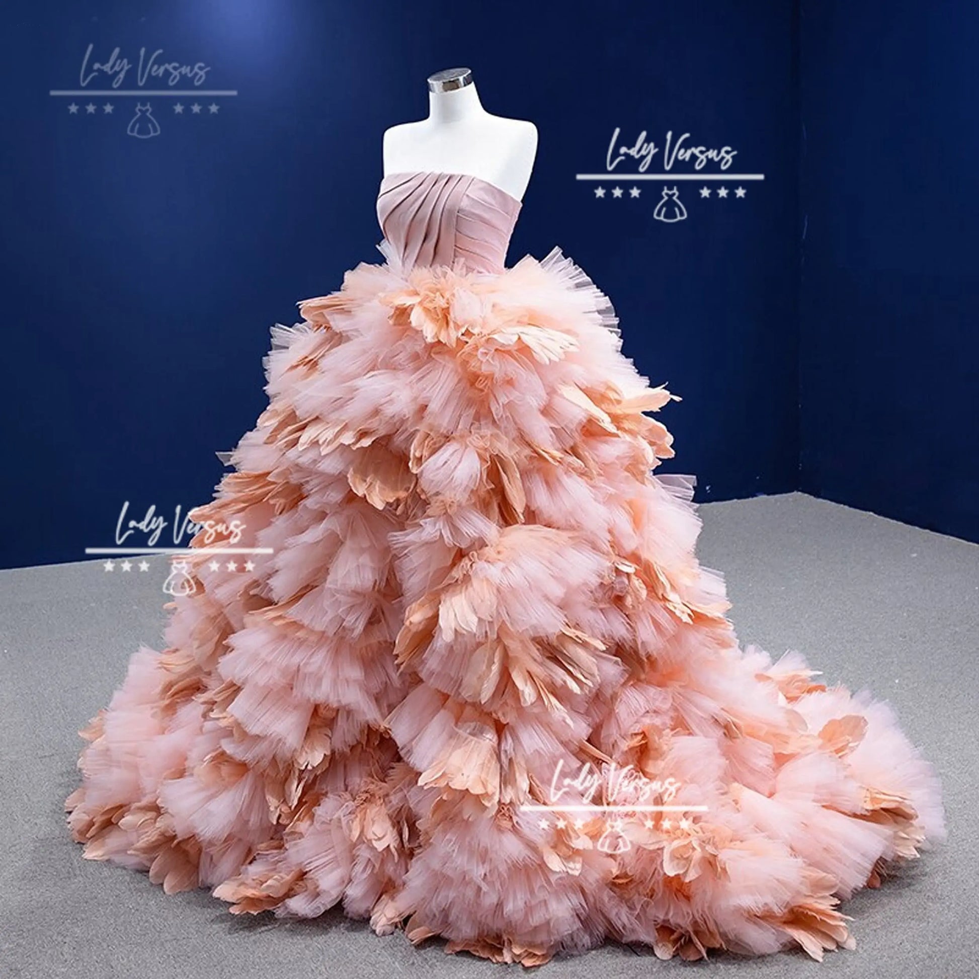 Luxury bridal princess dress/ Extravagant bridal gown/Gorgeous tulle and feathers cake skirt wedding dress/ ball gown/prom dress Lady Versus